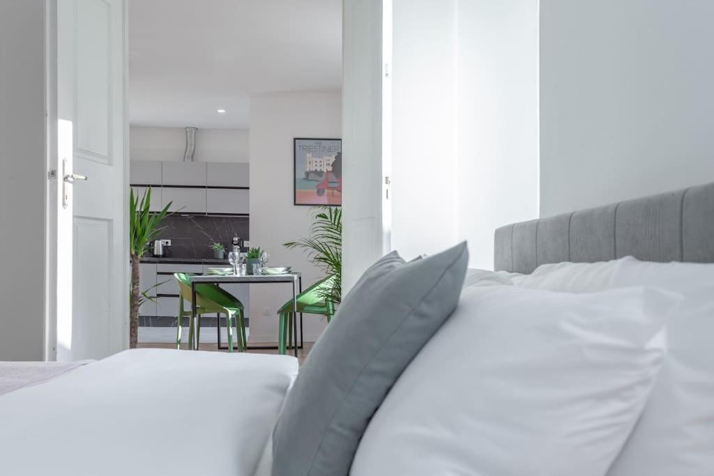 Stylish Apartment - Casa Leone - Center Triëst Buitenkant foto